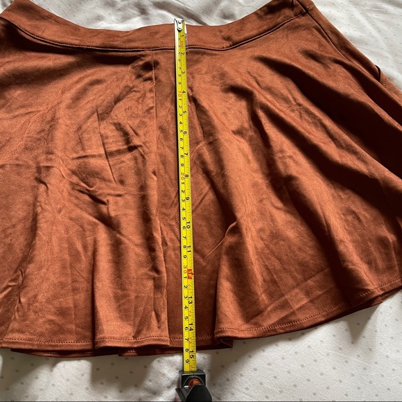 🚨SOLD🚨 Cider Faux Suede Mini Skirt - Picture 4 of 4